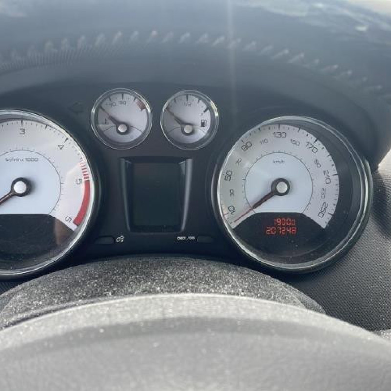 Pretensionneur de ceinture avant droit PEUGEOT 308 1 SW Photo n°11