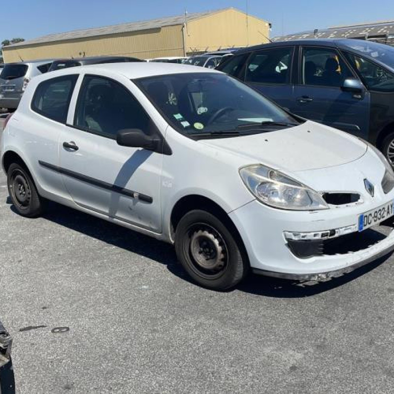 Pretensionneur de ceinture avant droit RENAULT CLIO 3 Photo n°5
