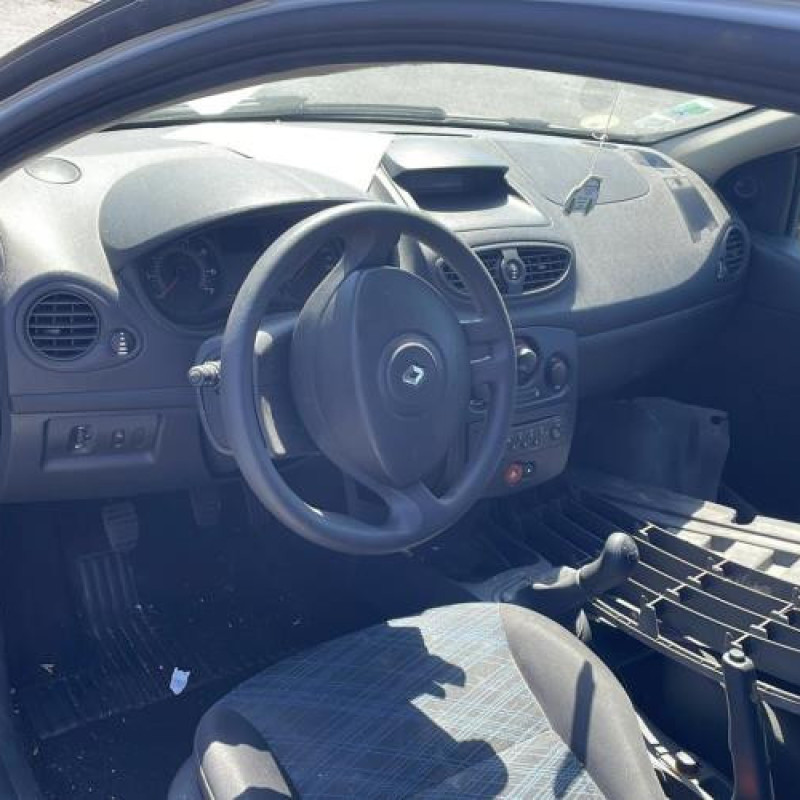 Pretensionneur de ceinture avant droit RENAULT CLIO 3 Photo n°8