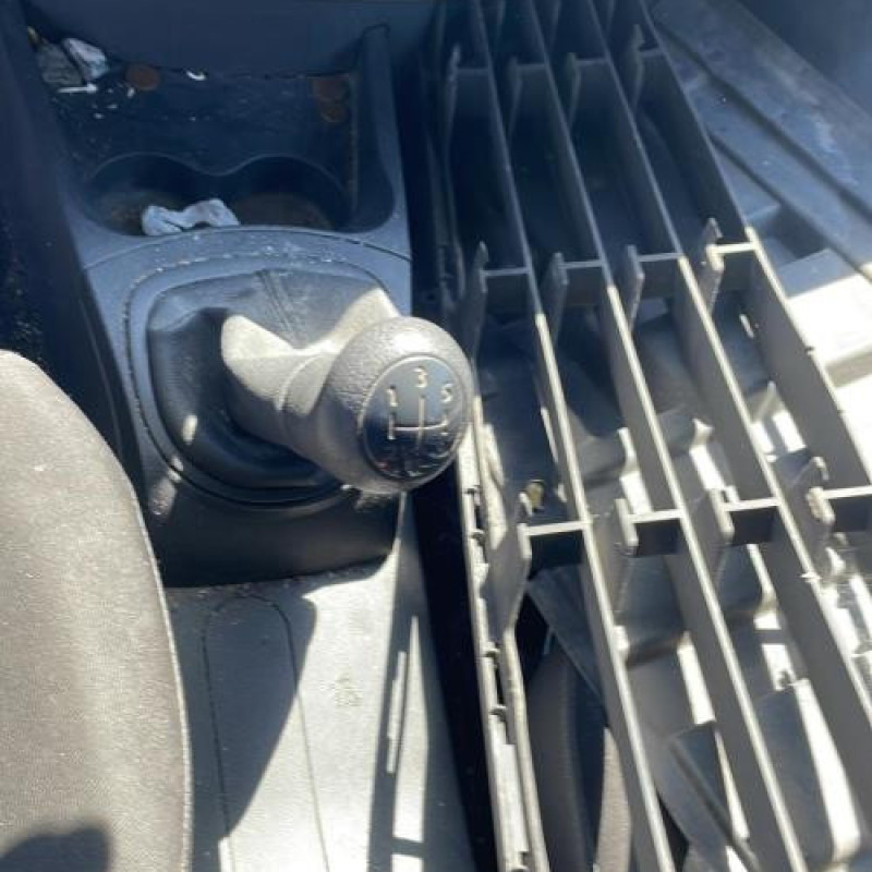 Pretensionneur de ceinture avant droit RENAULT CLIO 3 Photo n°10