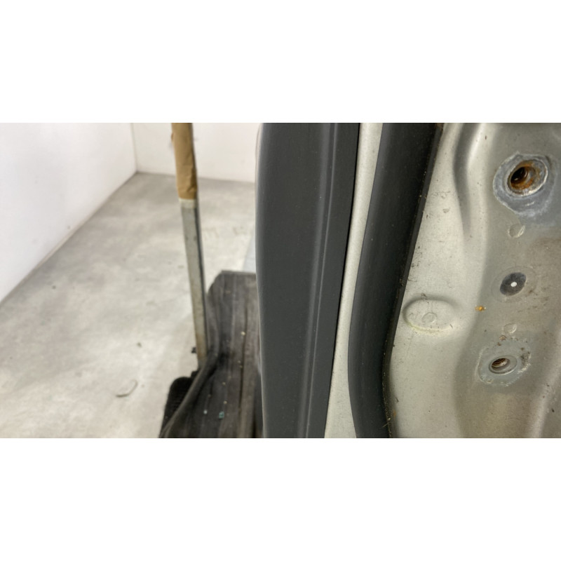 Porte arriere gauche TOYOTA COROLLA VERSO 1 Photo n°4