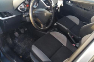 Pretensionneur de ceinture avant droit PEUGEOT 207