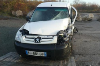 Serrure avant droit PEUGEOT PARTNER 1