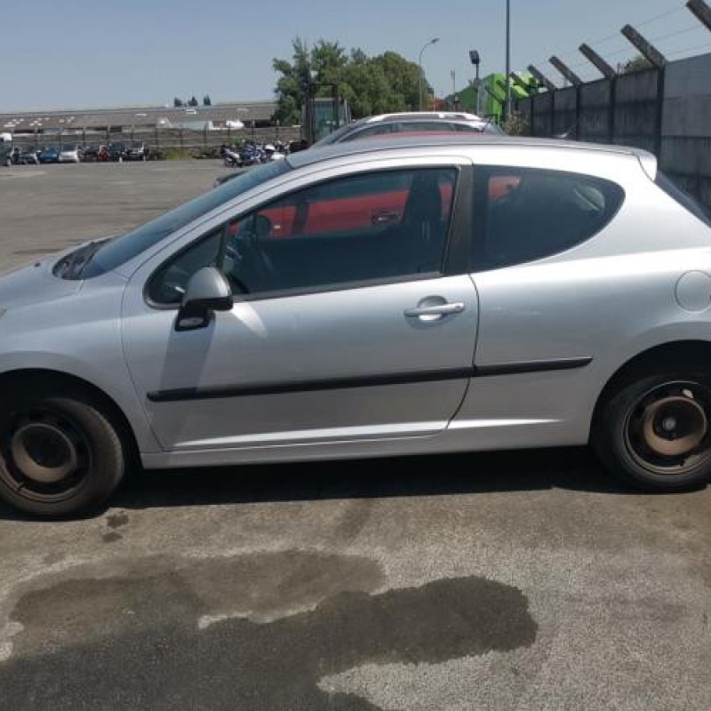 Pretensionneur de ceinture avant droit PEUGEOT 207 Photo n°9