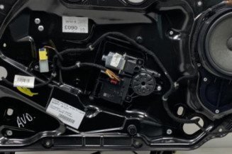 Leve vitre electrique avant droit VOLKSWAGEN PASSAT 6 Photo n°1