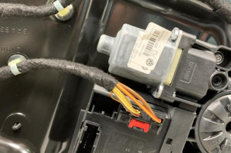 Leve vitre electrique avant droit VOLKSWAGEN PASSAT 6