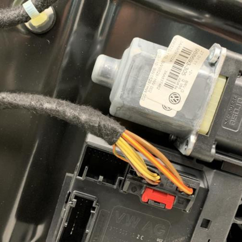 Leve vitre electrique avant droit VOLKSWAGEN PASSAT 6 Photo n°2