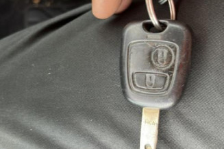 Serrure avant droit PEUGEOT 307
