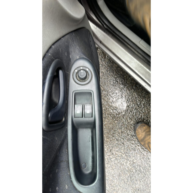 Porte avant droit RENAULT CLIO 2 Photo n°16