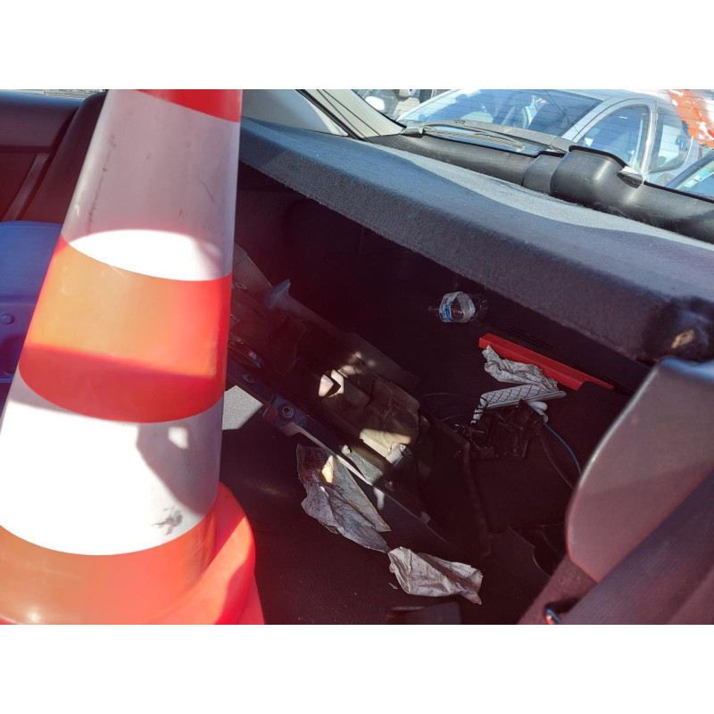 Porte avant droit TOYOTA AVENSIS 2 Photo n°19