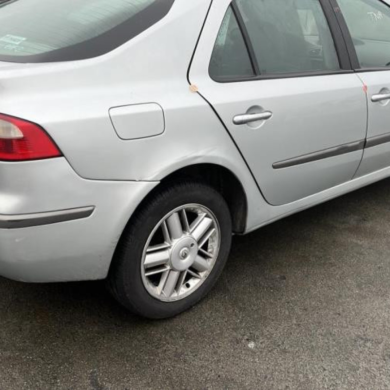 Compresseur clim RENAULT LAGUNA 2 Photo n°9