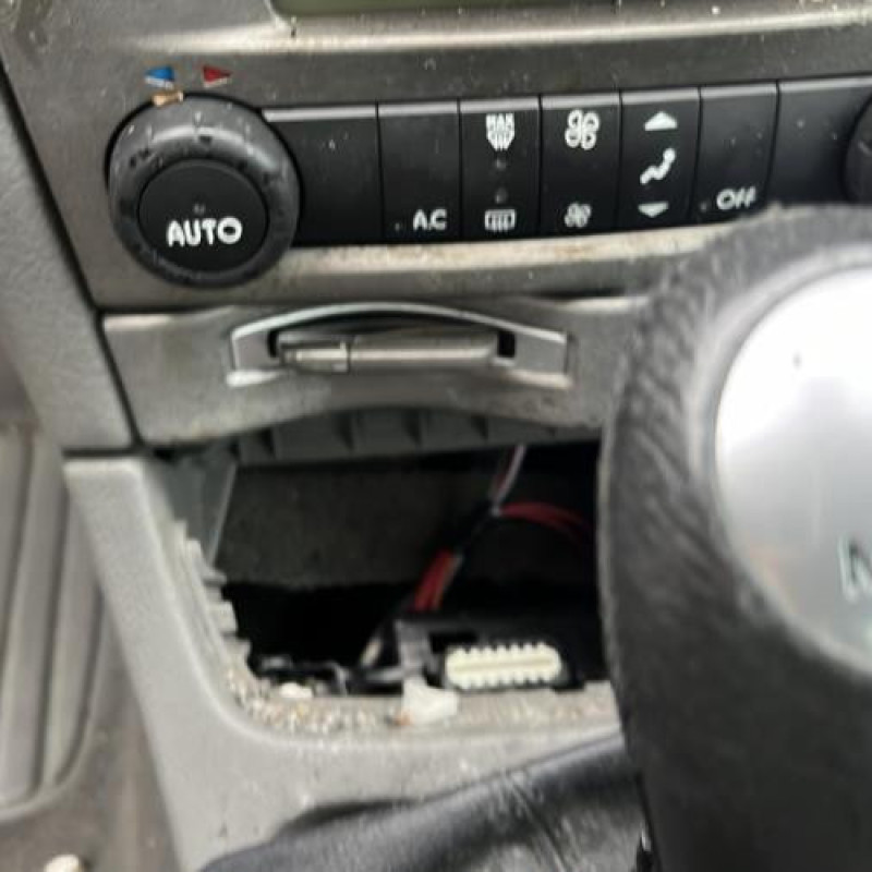 Compresseur clim RENAULT LAGUNA 2 Photo n°14