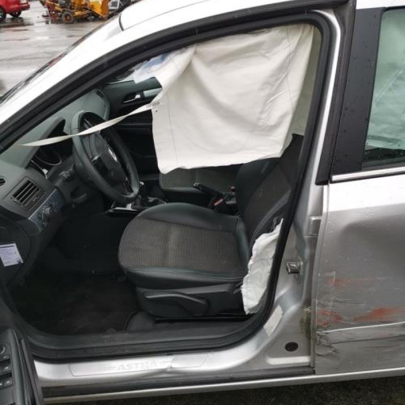 Plage arriere OPEL ASTRA H Photo n°6