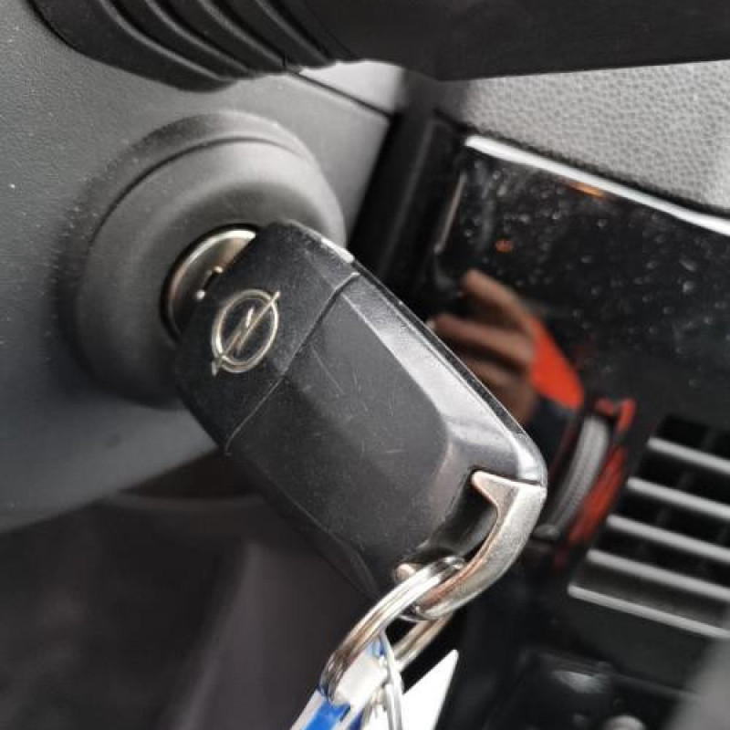 Compresseur clim OPEL ASTRA H Photo n°14