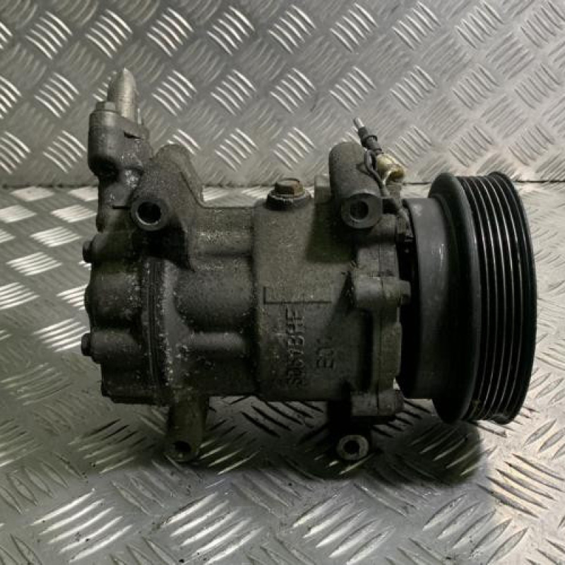 Compresseur clim RENAULT CLIO 2 Photo n°1