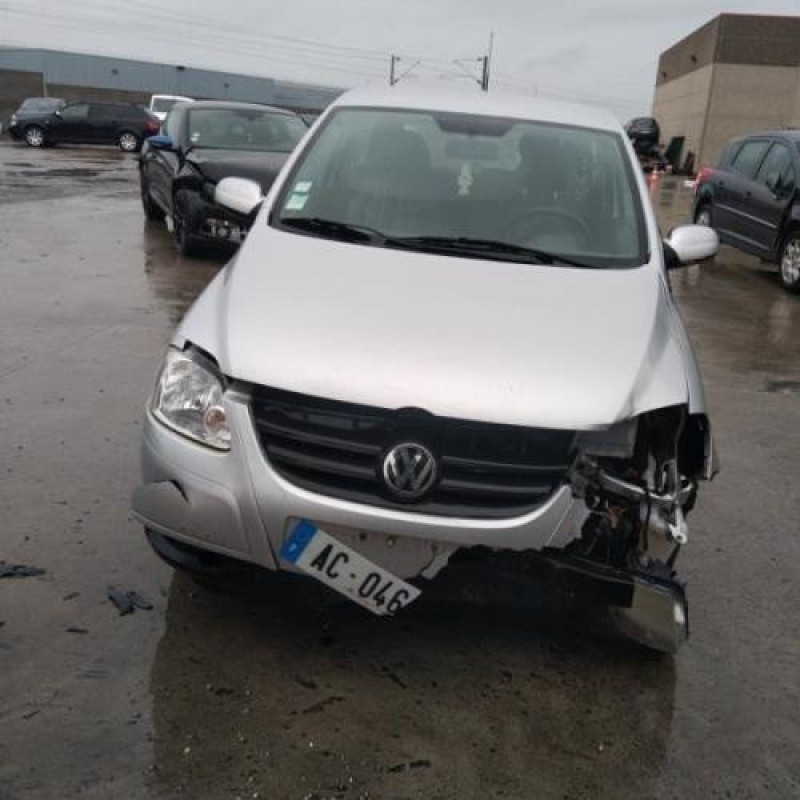 Pretensionneur de ceinture avant droit VOLKSWAGEN FOX Photo n°4