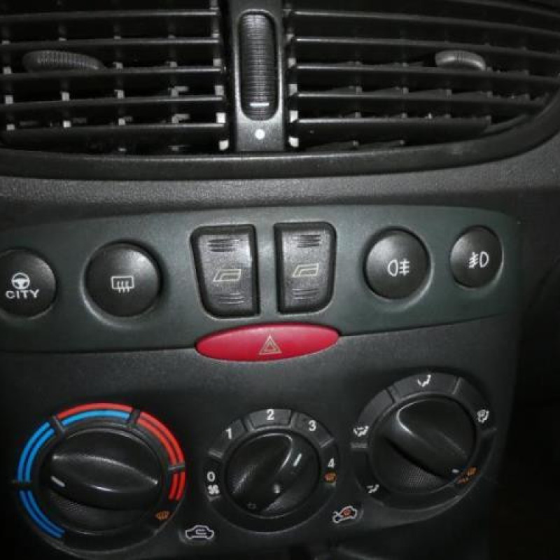 Leve vitre electrique avant droit FIAT PUNTO 2 Photo n°11