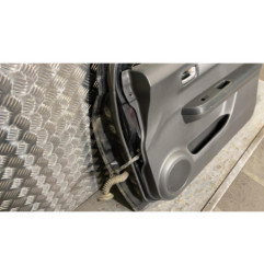 Porte avant droit SUZUKI SWIFT 3 Photo n°1