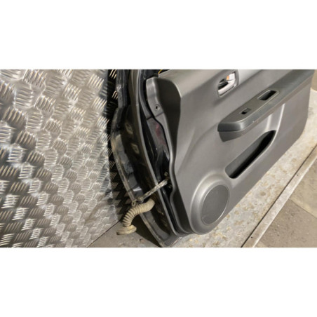 Porte avant droit SUZUKI SWIFT 3 Photo n°1