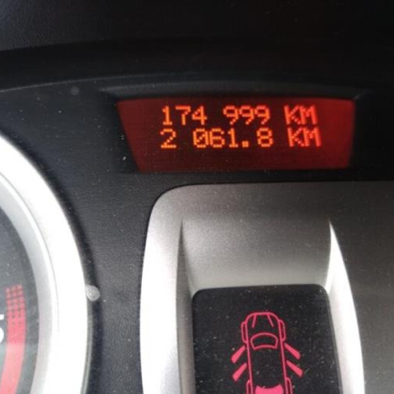 Boitier UCH RENAULT CLIO 3 Photo n°14