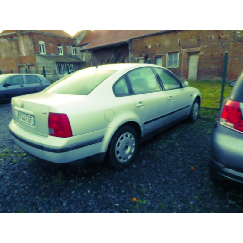 Porte arriere gauche VOLKSWAGEN PASSAT 4 Photo n°10