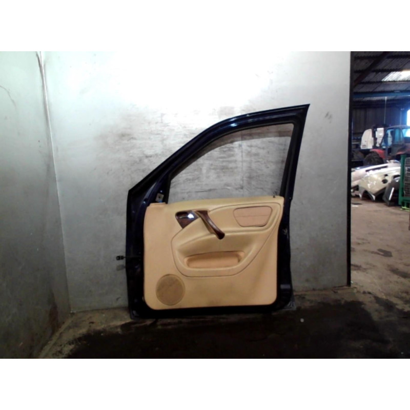Porte avant droit MERCEDES CLASSE M 163 Photo n°2