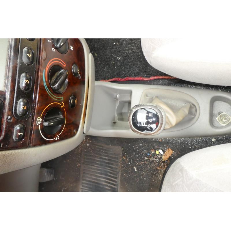 Porte avant droit FORD FIESTA 4 Photo n°9