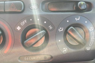 Serrure avant gauche TOYOTA YARIS 1
