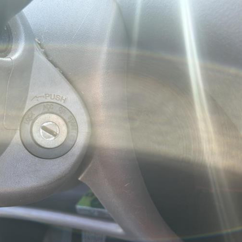 Serrure de coffre TOYOTA YARIS 1 Photo n°11