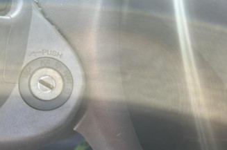 Leve vitre electrique avant gauche TOYOTA YARIS 1