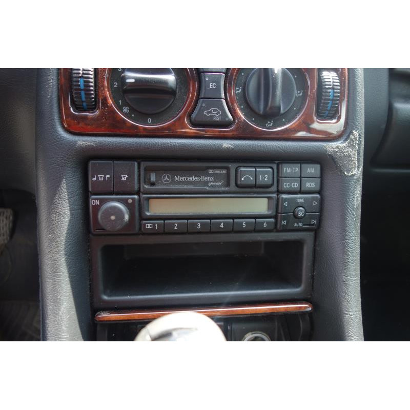 Porte avant droit MERCEDES CLASSE CLK 208 Photo n°8