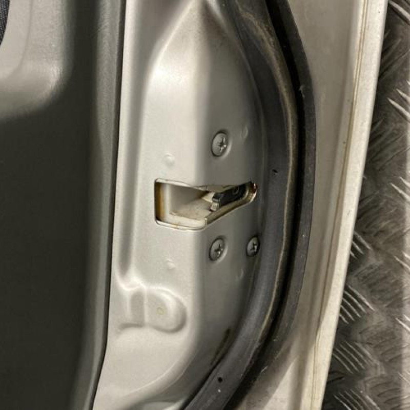 Porte avant droit SUZUKI ALTO 2 Photo n°6