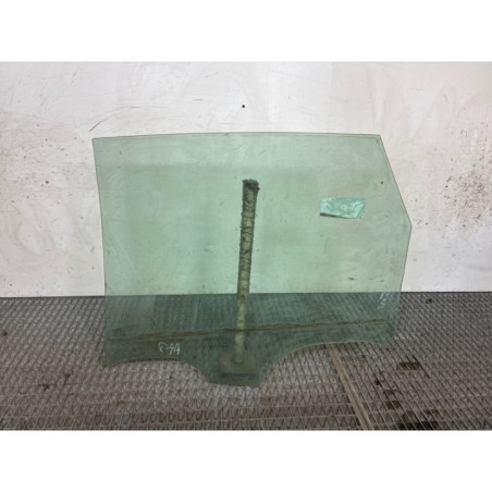 Vitre arriere droit RENAULT SCENIC 2 Photo n°1