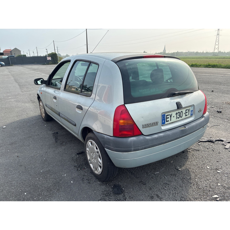 RENAULT CLIO 2 PHASE 1 1.2i - 8V Photo n°1