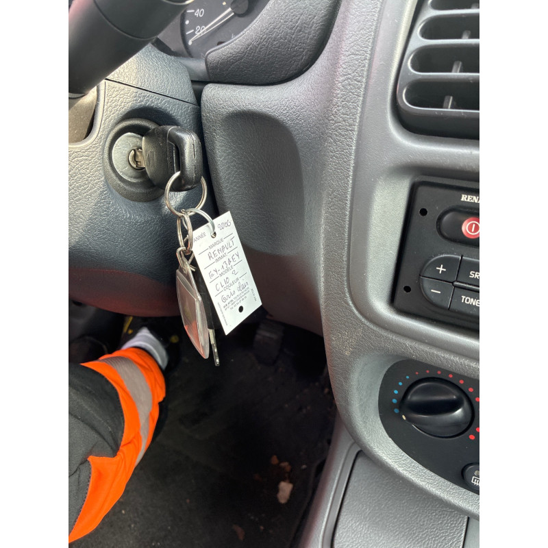 RENAULT CLIO 2 PHASE 1 1.2i - 8V Photo n°5