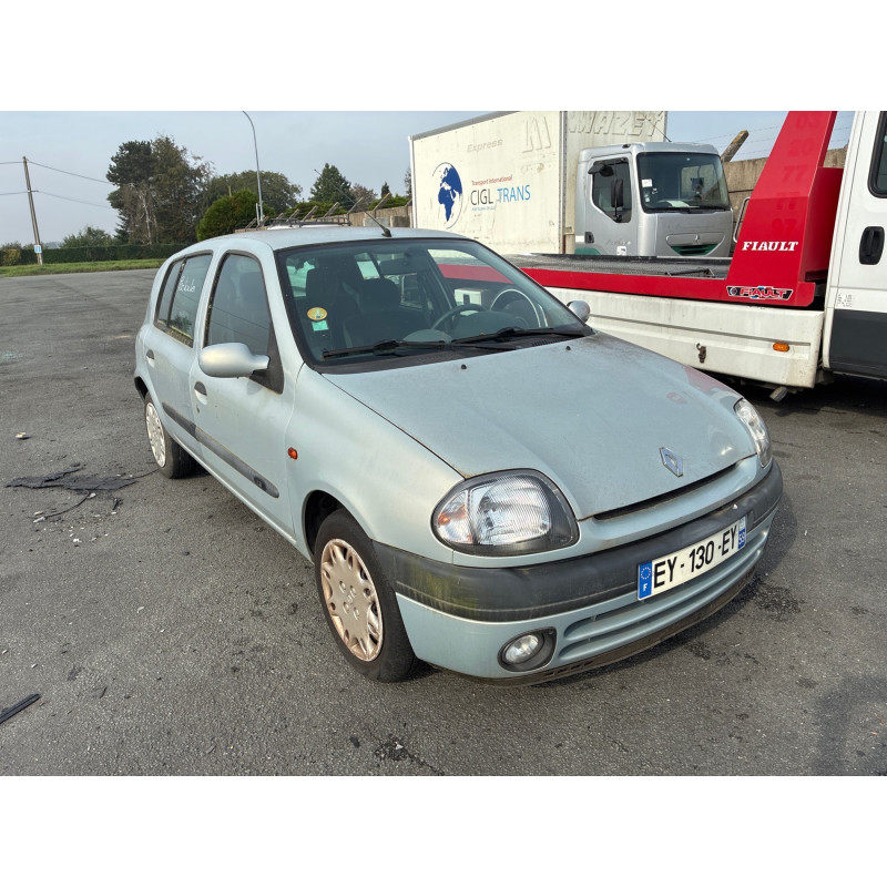 RENAULT CLIO 2 PHASE 1 1.2i - 8V Photo n°6
