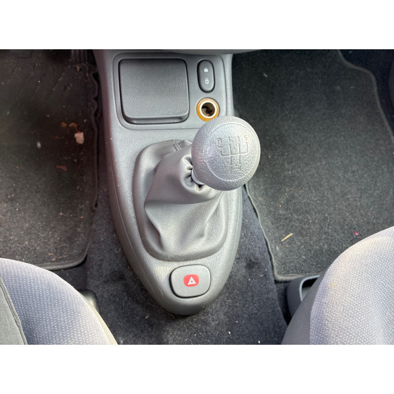 RENAULT CLIO 2 PHASE 1 1.2i - 8V Photo n°7