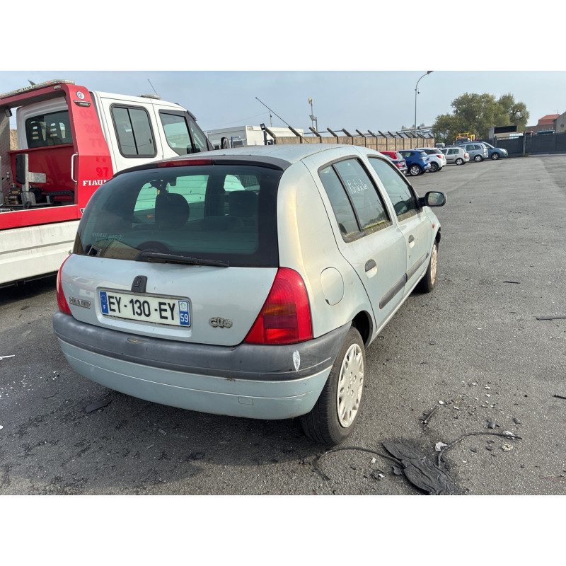 RENAULT CLIO 2 PHASE 1 1.2i - 8V Photo n°9