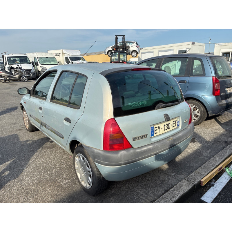 RENAULT CLIO 2 PHASE 1 1.2i - 8V Photo n°10