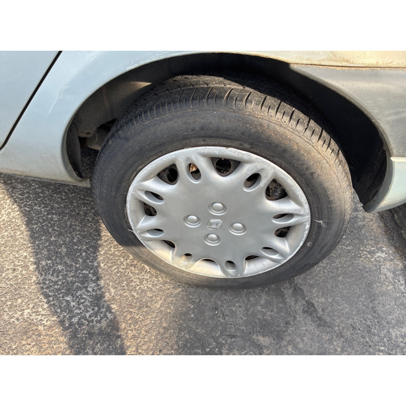 RENAULT CLIO 2 PHASE 1 1.2i - 8V Photo n°11