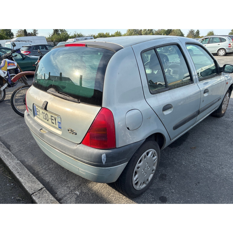 RENAULT CLIO 2 PHASE 1 1.2i - 8V Photo n°14