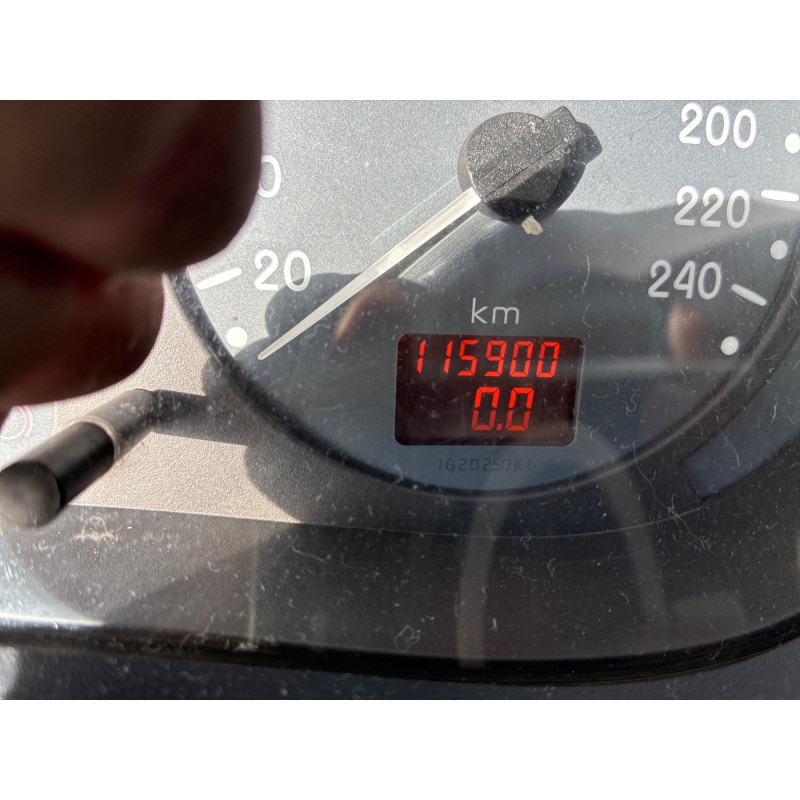 RENAULT CLIO 2 PHASE 1 1.2i - 8V Photo n°16