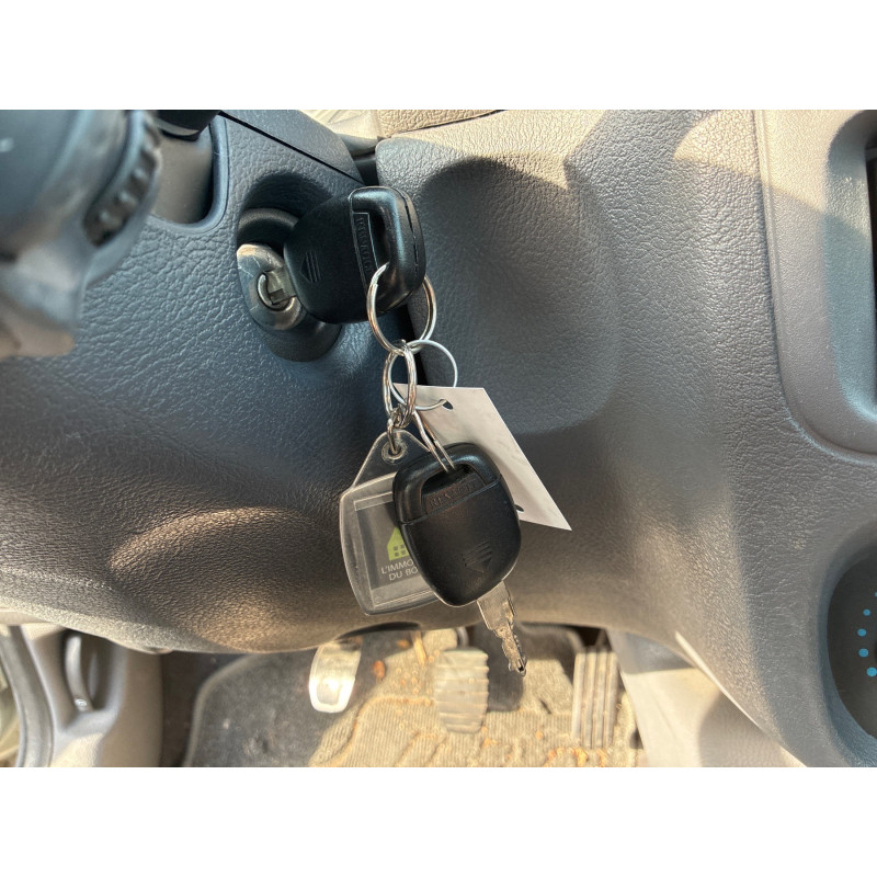 RENAULT CLIO 2 PHASE 1 1.2i - 8V Photo n°18