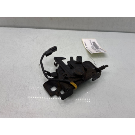 Fermeture de capot RENAULT CLIO 4