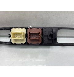 Interrupteur de leve vitre avant gauche RENAULT CLIO 4