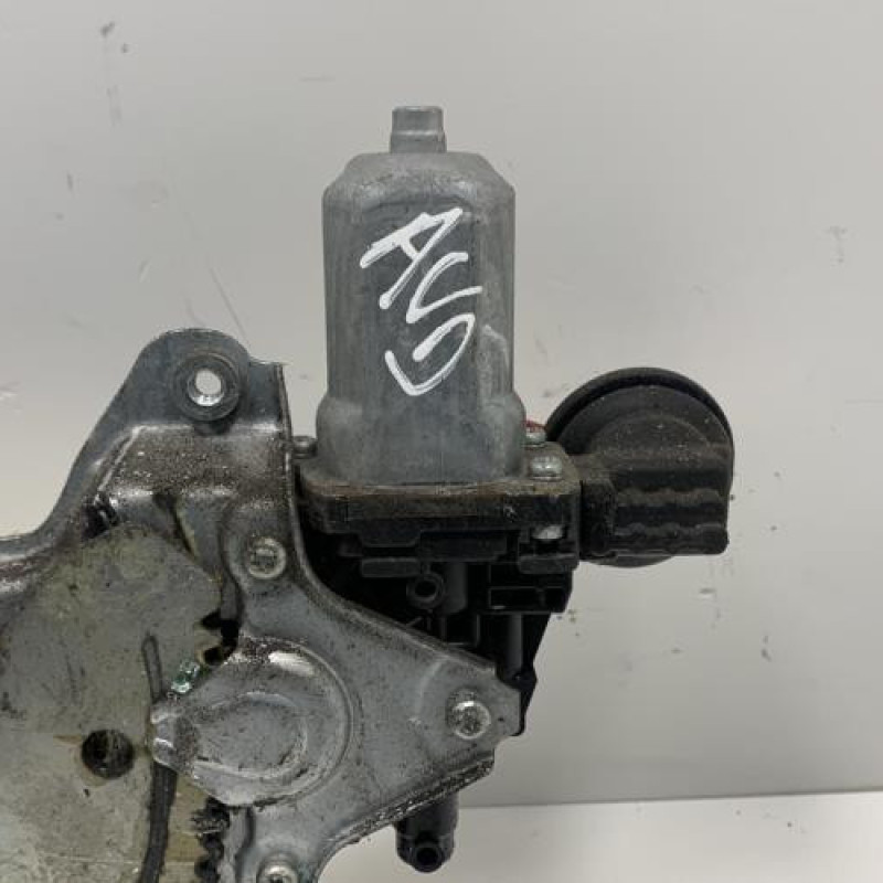 Leve vitre electrique avant droit SUZUKI SWIFT 3 Photo n°4