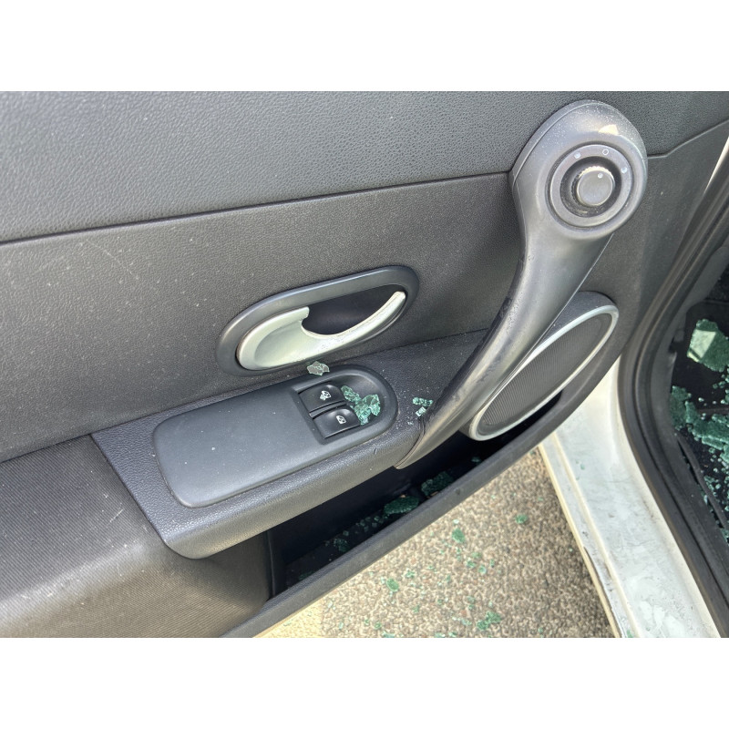 Bras essuie glace arriere RENAULT CLIO 3 Photo n°19