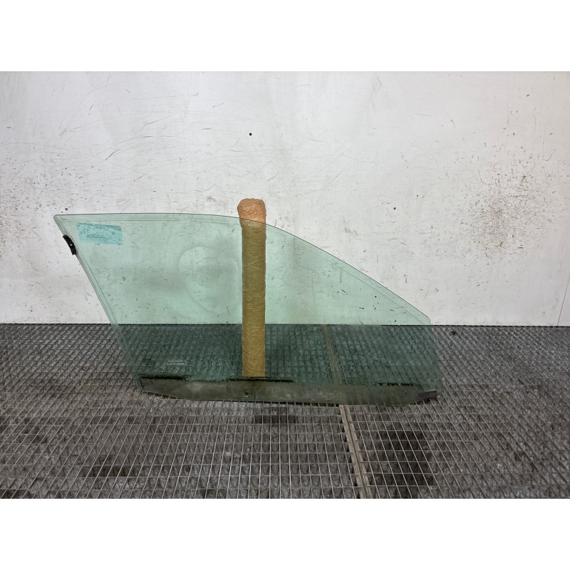 Vitre avant gauche RENAULT CLIO 1 Photo n°3