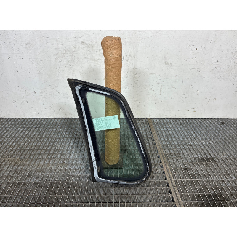 Custode arriere droit VOLKSWAGEN POLO 4 Photo n°2