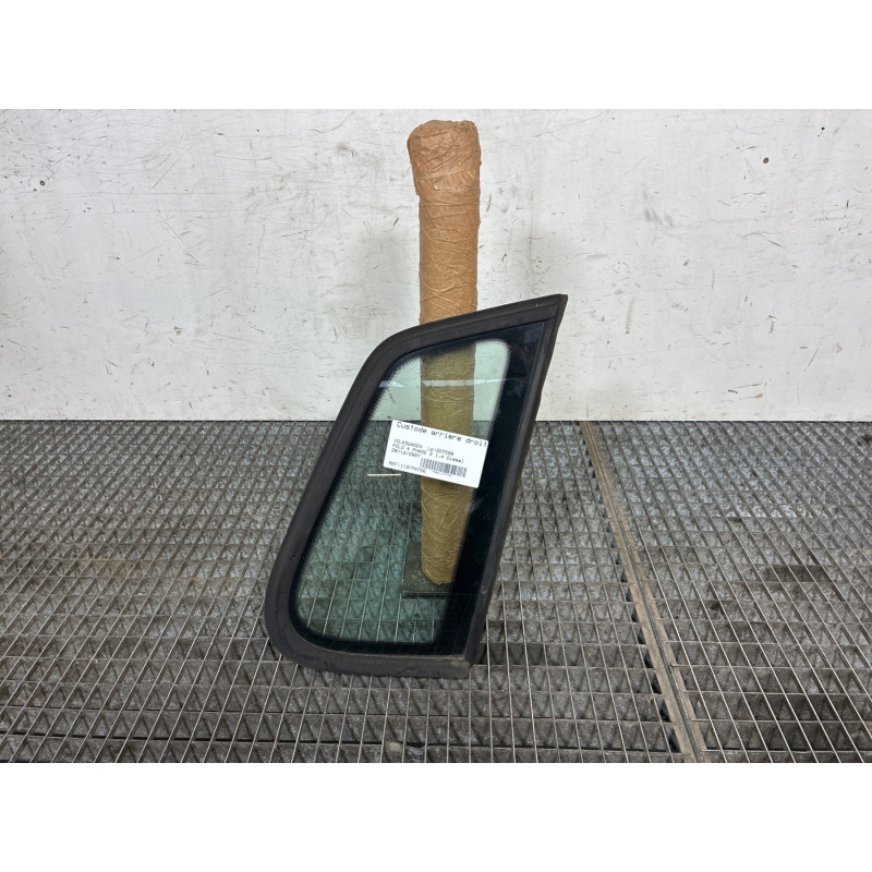 Custode arriere droit VOLKSWAGEN POLO 4 Photo n°3
